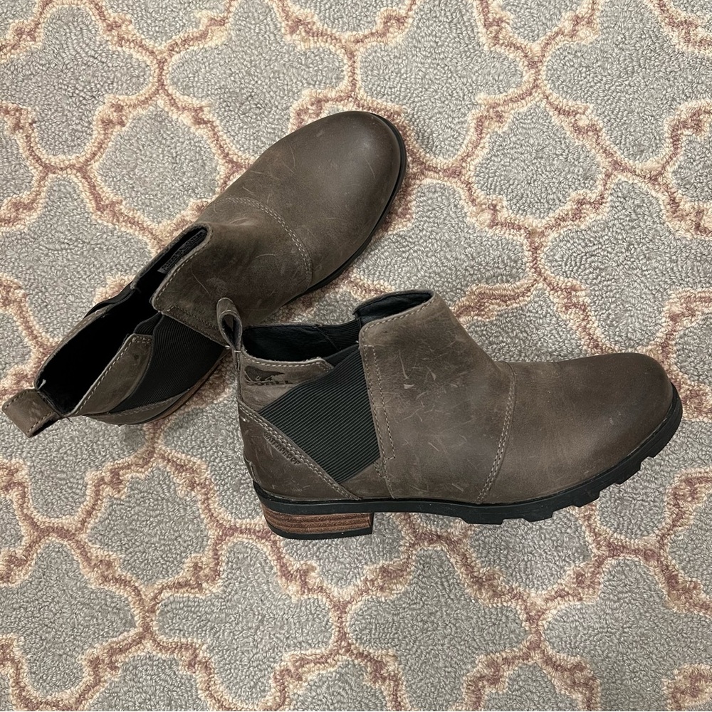 Sorel Brown Ankle Booties with Elastic Panels